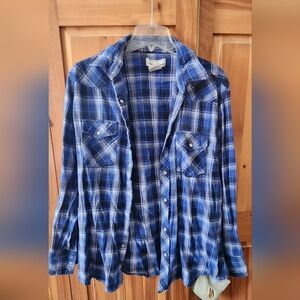 Wrangler Blue and White Plaid Casual Shirt